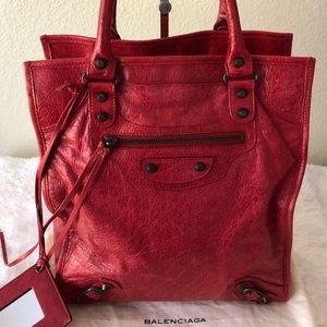 ❌❌SOLD❌❌🌸Balenciaga Distress Leather Red Bag🌸